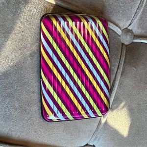 Protective wallet for credit cards